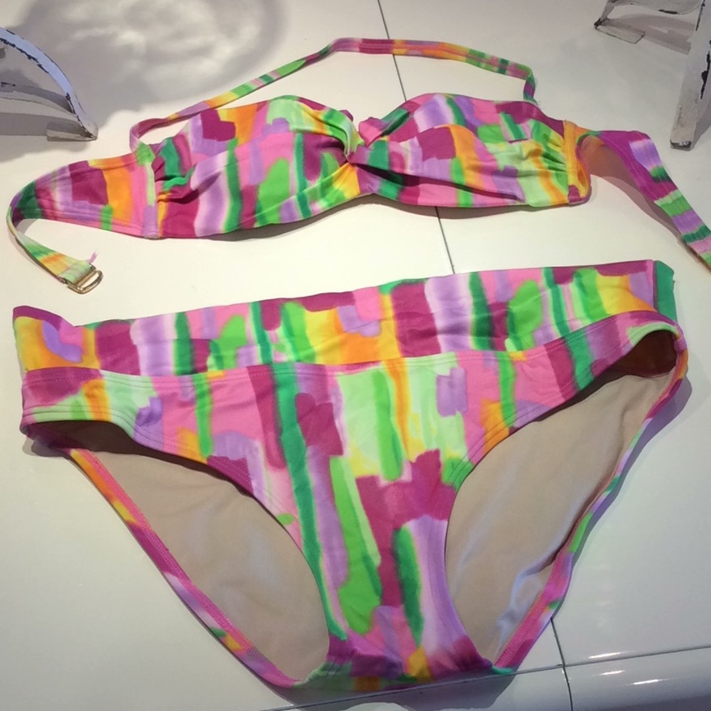 Victoria’s Secret bikini